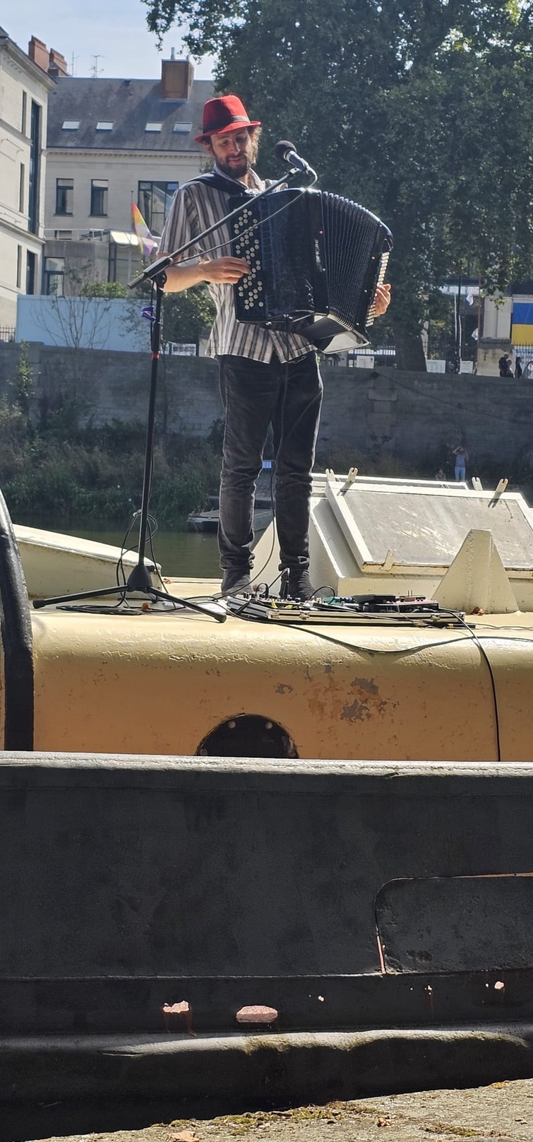 a1727d74-5c14-4346-8c70-849ce4f38a41