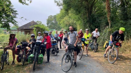 Les cyclistes au départ pendant itivemu.