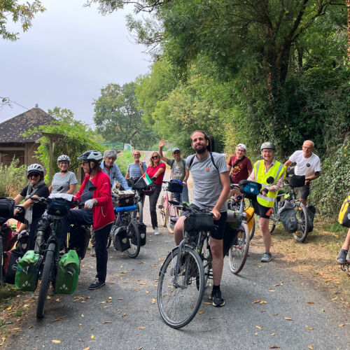 Les cyclistes au départ pendant itivemu.