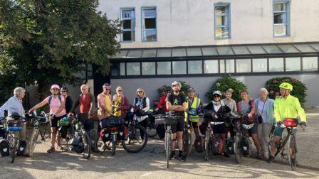 Les cyclistes d'itivemu prêts pour le départ
