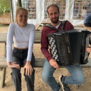Pamphile avec Camille du groupe "Bob duo"