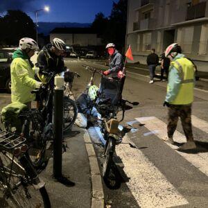 Pneu crevé pour un itivémiste au retour des Halles de Laval.